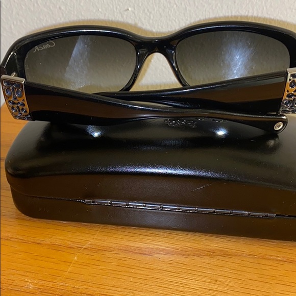 Coach sunglasses  black  green tint black case main image 5